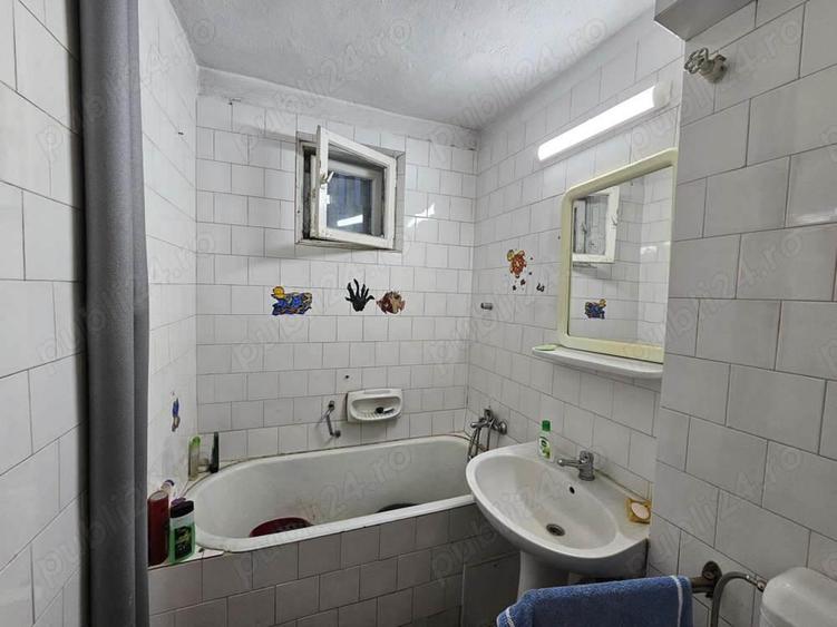 Apartament 3 camere, etaj intermediar, Pia?a Victoriei, comision 0% - 12