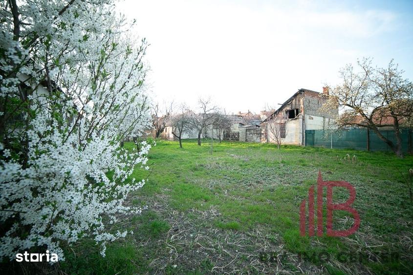 Teren de 1018 mp, în Pârneava