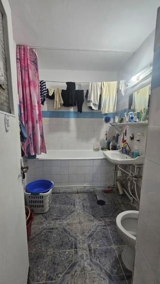 Etaj 1 - 2 camere decomandat - Zimbru - Cofetaria A la Grec - 3