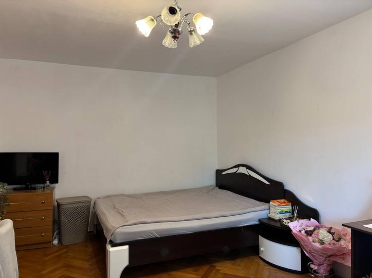 Apartament cu 2 camere decomandat în Zorilor