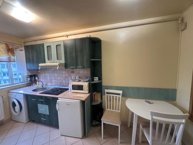 Apartament 2 dormitoare cu hol locuibil, 2 balc, centrala proprie, bloc solid - 22