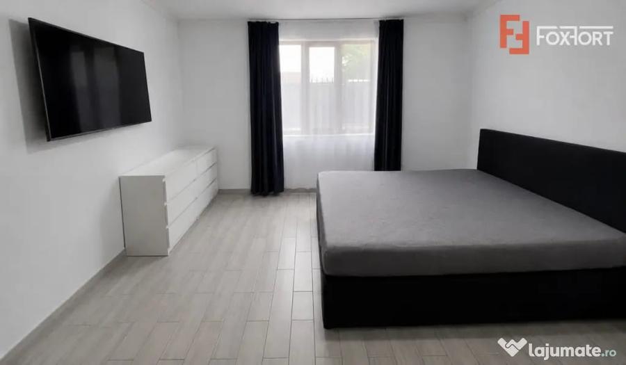 Casă cu 5 camere cu Teren 432 Mp în Plopi