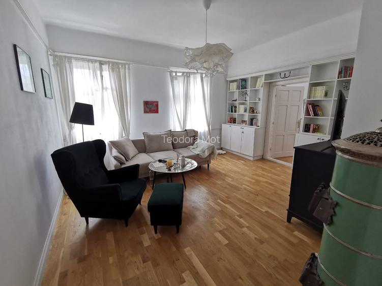 Apartament cu 2 camere semidecomandat în P-ța Unirii