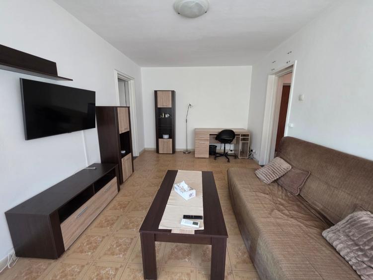 Apartament cu 2 camere semidecomandat în Dristor