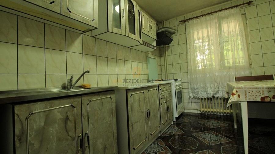 Apartament 4 camere cu potential comercial, stradal, comision0% - 2