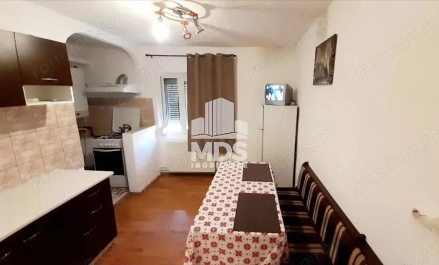 Decomandat cu 2 balcoane la etaj 3 in Bucovina - 1