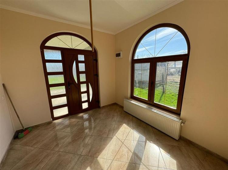 Casa noua de vanzare in Vulturu - Hângulesti 89.000 Euro - 22