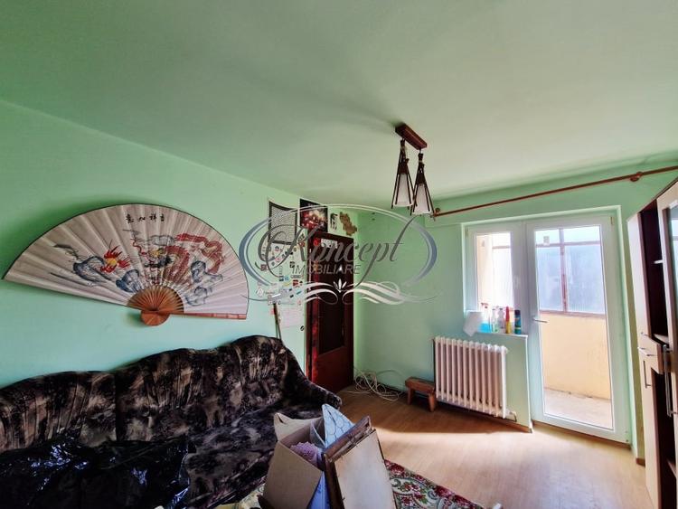 Apartament cu potential, orientare sud-est, 2 balcoane, zona Parang - 6