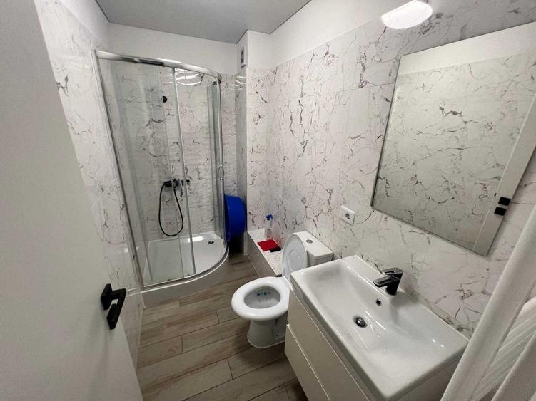 Apartament cu 3 camere decomandat în Theodor Pallady