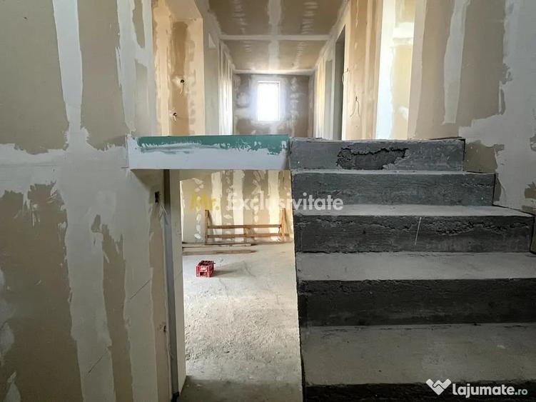 Casă cu 7 camere cu Teren 450 Mp în Glina
