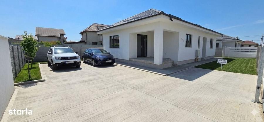 Casă cu 4 camere în Domnești