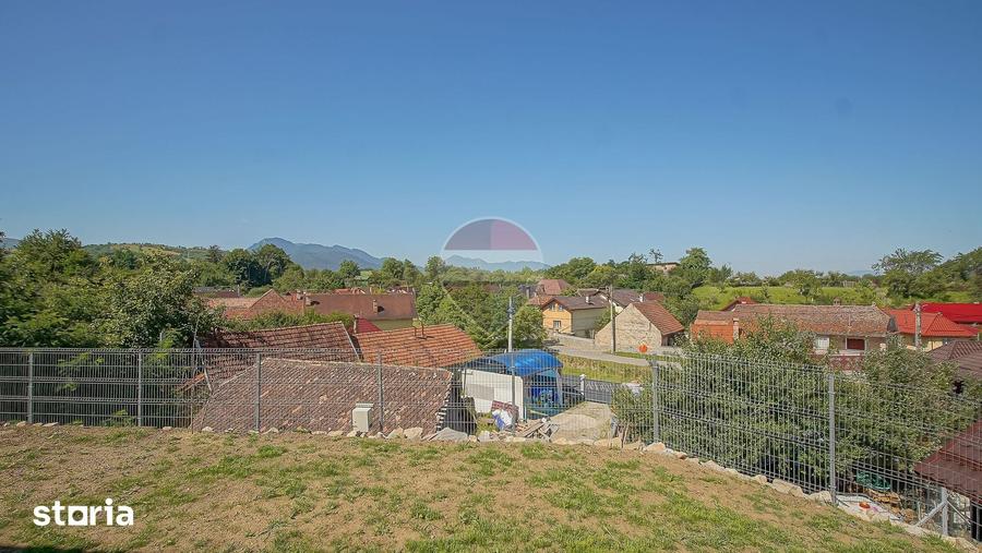 Casă cu 3 camere cu Teren 426 Mp în Tărlungeni