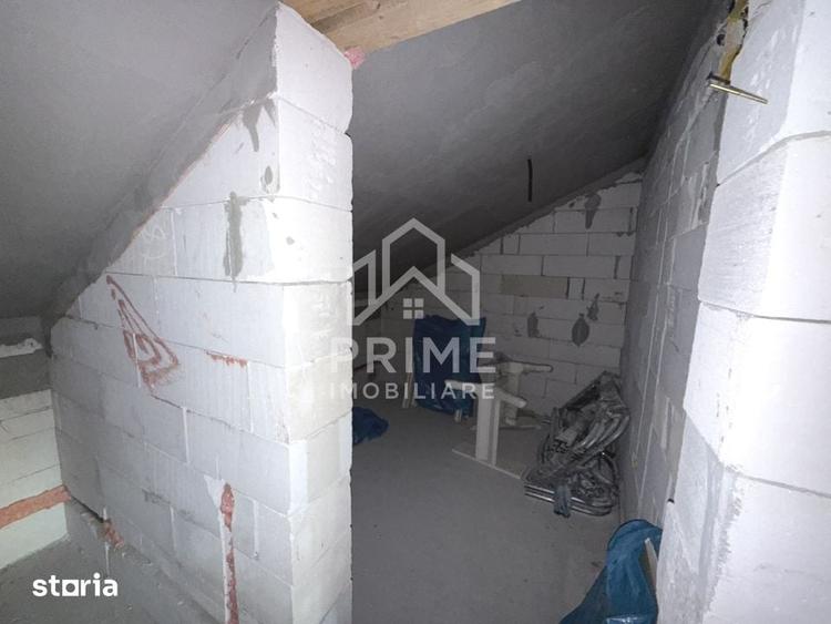 Casă cu 5 camere cu Teren 1800 Mp în Stremț