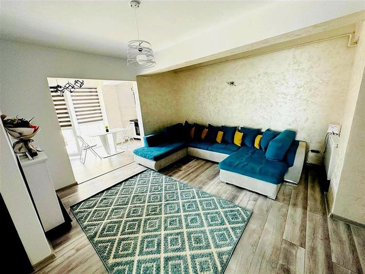 Apartament cu 3 camere decomandat în Valea Lupului