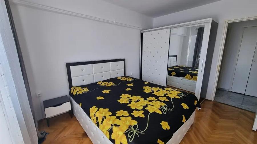Apartament cu 3 camere decomandat în Ultracentral