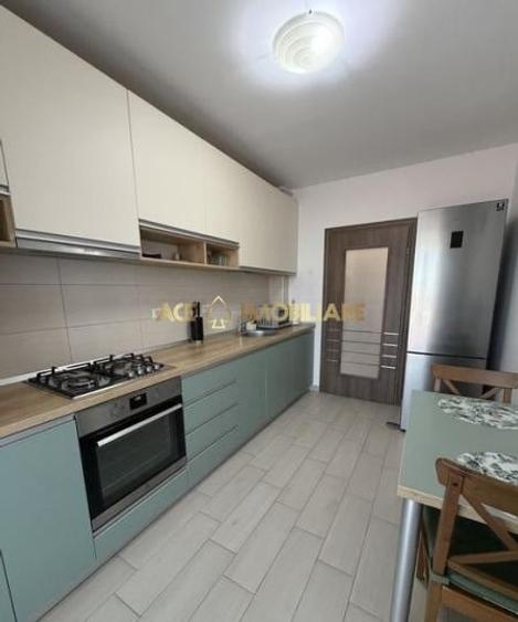 Apartament cu 3 camere decomandat, mobilat în Apărătorii Patriei