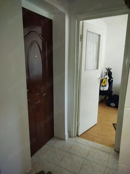 Apartament cu 3 camere semidecomandat în Bălan