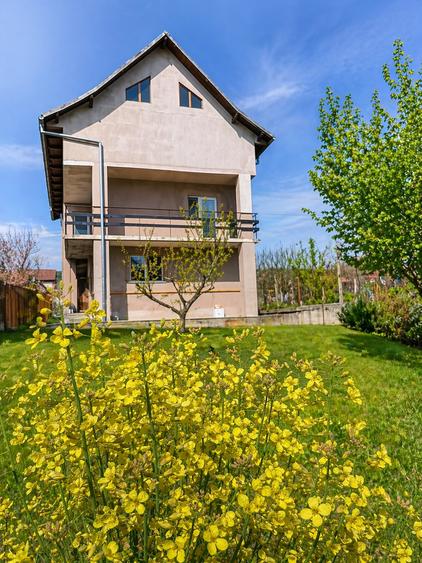 Casă individuală cu 4 camere cu Canalizare în Exterior Nord