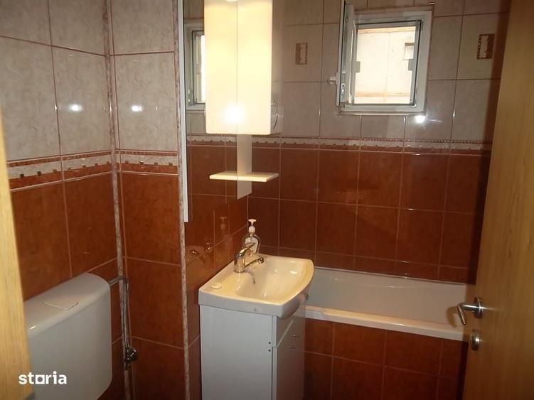 Apartament cu 2 camere decomandat în Piața Centrală