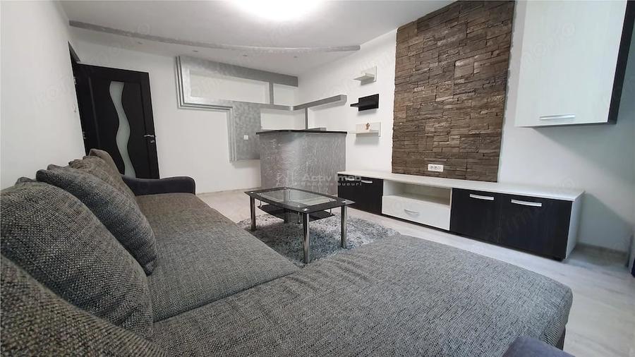 Apartament cu 3 camere decomandat în Poieni-Suceava