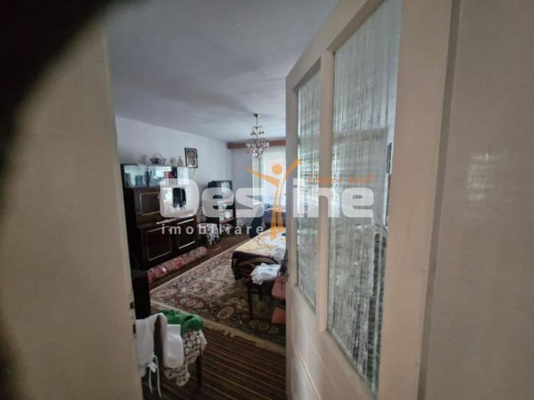 Casă cu 5 camere cu Teren 660 Mp în Central
