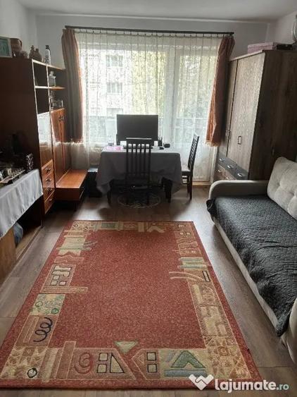 Apartament cu 3 camere semidecomandat în Gheorgheni