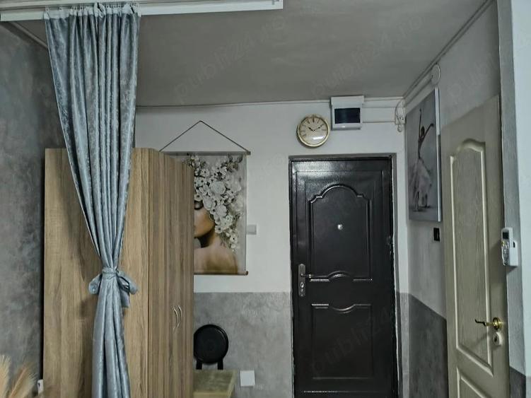 Garsonieră decomandată în Central