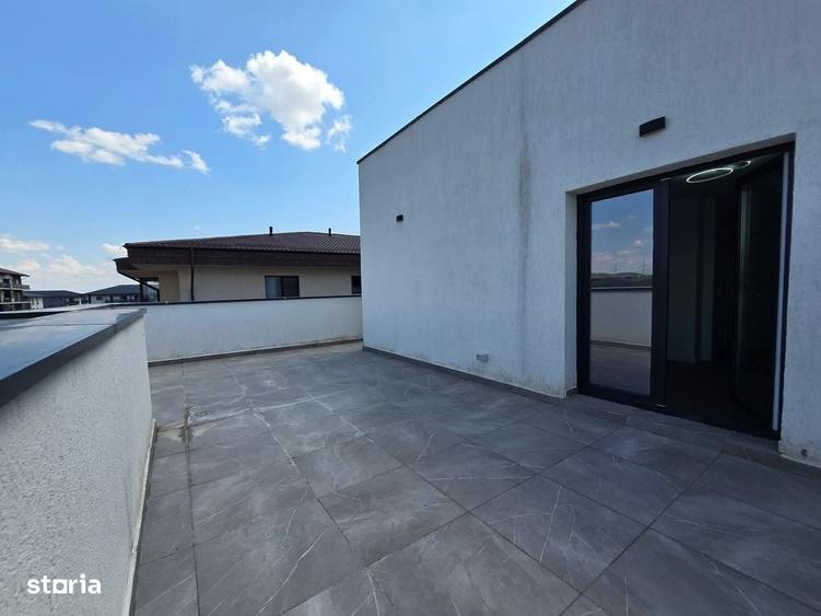 Apartament cu 4 camere decomandat în Dobroești