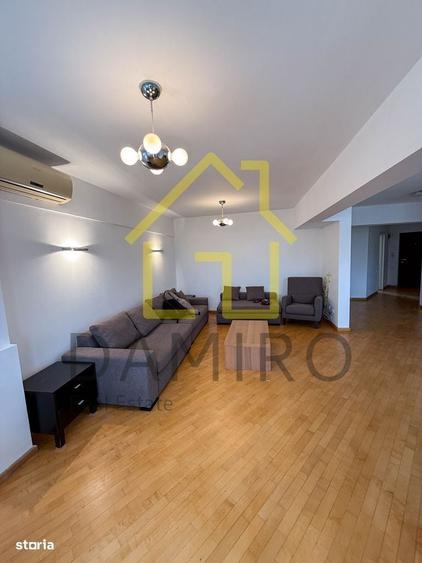 Apartament cu 4 camere semidecomandat în Unirii