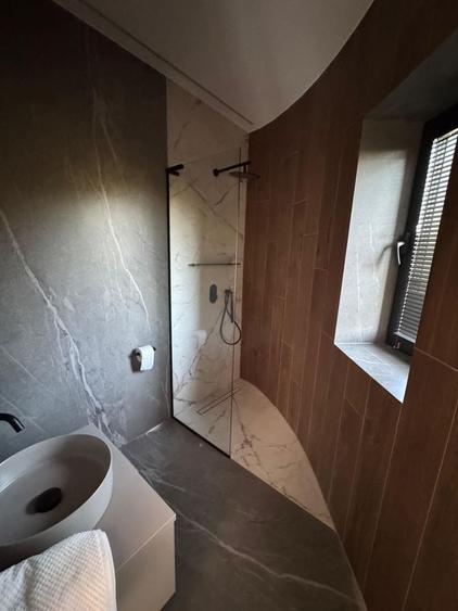 Casă individuală cu 12 camere cu Piscina în Băneasa