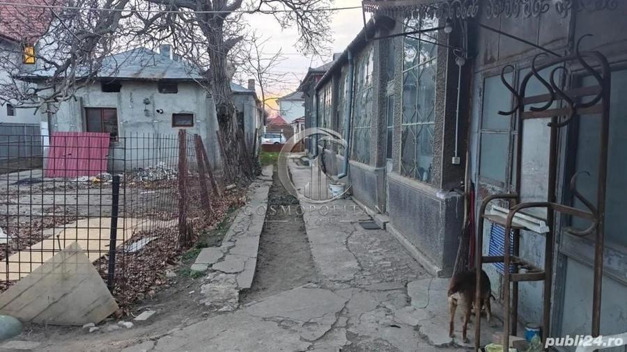 Casă cu 4 camere cu Canalizare în Central