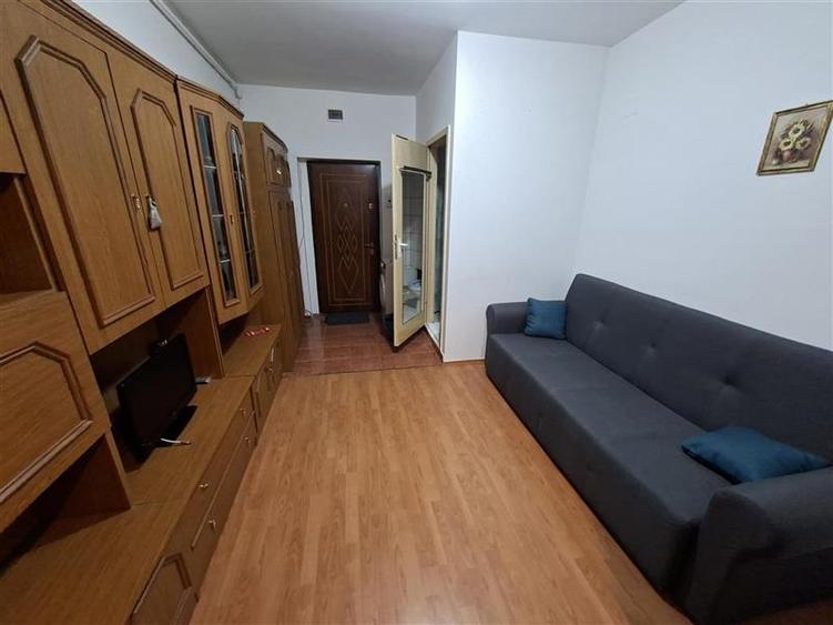 Garsonieră circulară, mobilată în Dâmbul Rotund
