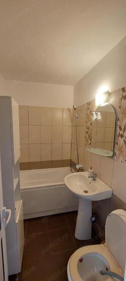 Apartament cu 2 camere semidecomandat în Câmpineanca