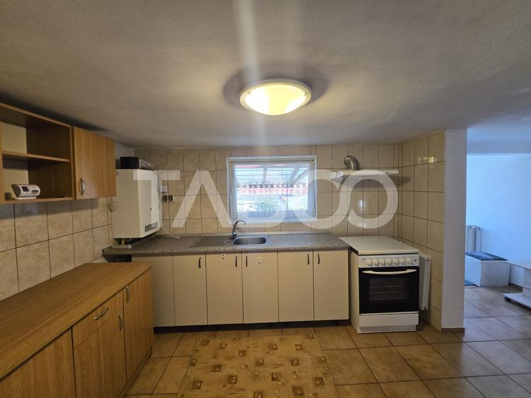 Apartament cu 2 camere decomandat, mobilat în Lupeni