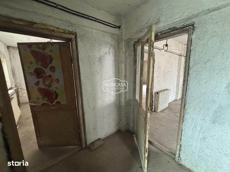 Casă cu 4 camere cu Teren 300 Mp în Central