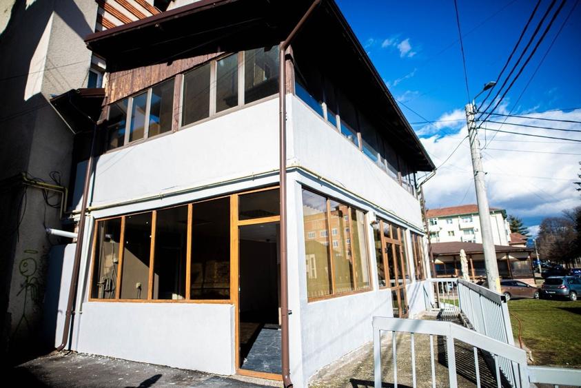 Spațiu comercial, de 120 mp, în Moroeni