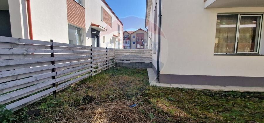 Apartament cu 2 camere semidecomandat în Florești