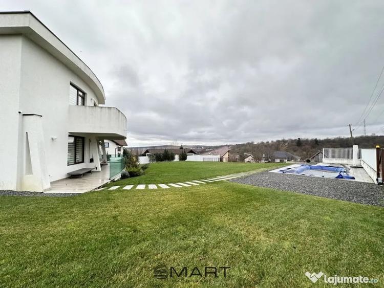 Casă cu 4 camere cu Teren 1500 Mp în Sud