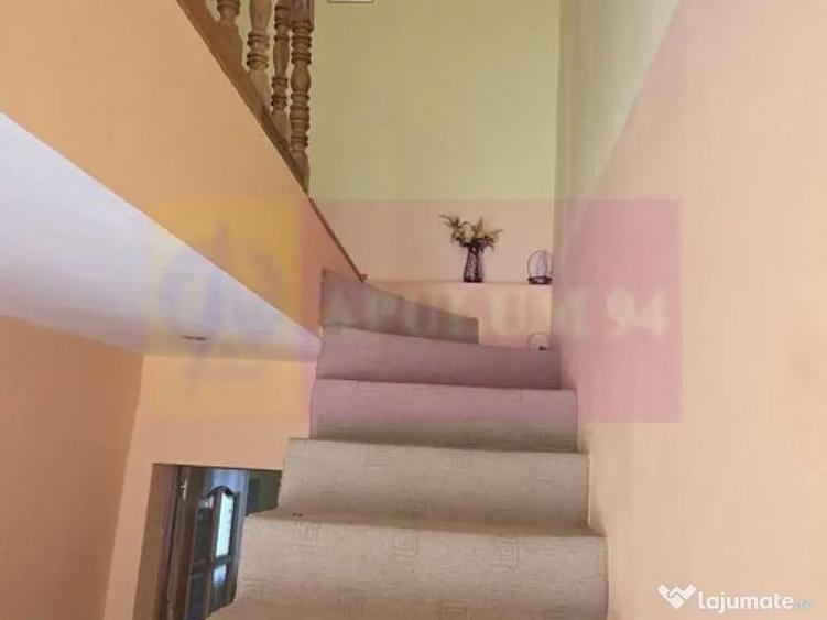 Casa de vanzare cu 3 camere in Poiana Campina - 2