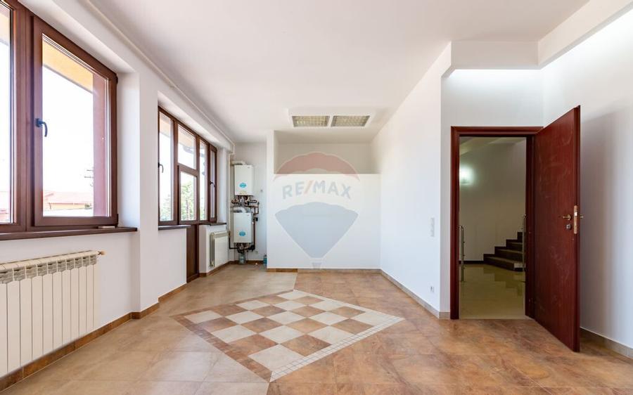 De vanzare cladire multifunc?ionala Calea Ferentari - 1