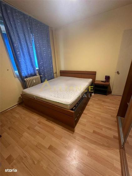 Apartament cu 3 camere decomandat, mobilat în Giurgiului