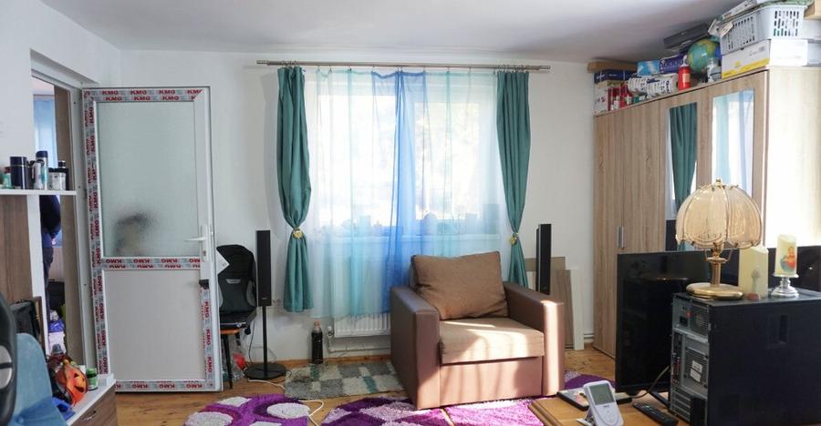 BUDESTI - CASA LANGA ORAS, TEREN 935 MP - 13