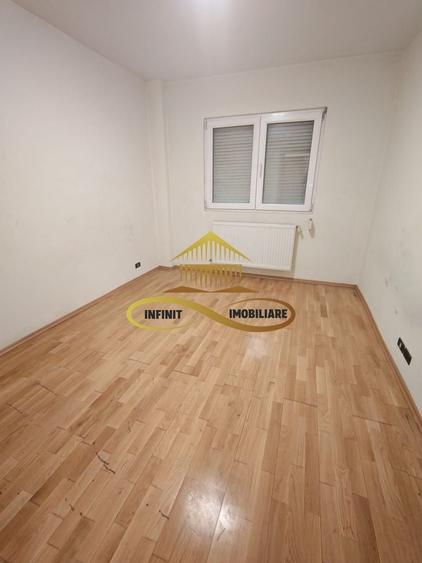 Apartament 3 camere – Str. Republicii | 250 € - 4