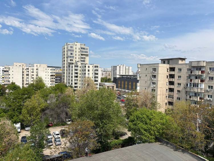 Apartament 4 camere strada Dorneasca, numar 13, sector 5 - 8
