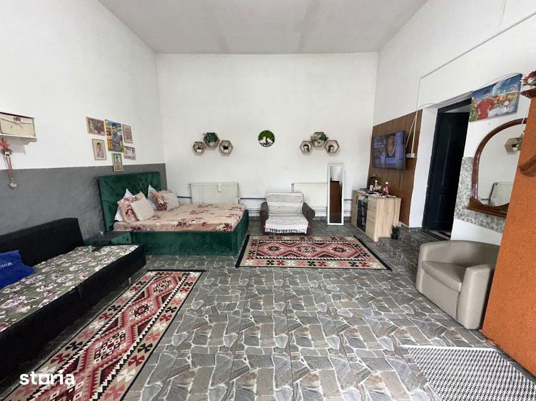 Spatiu comercial si locuin?a DE VANZARE, str. C.F.R - 1