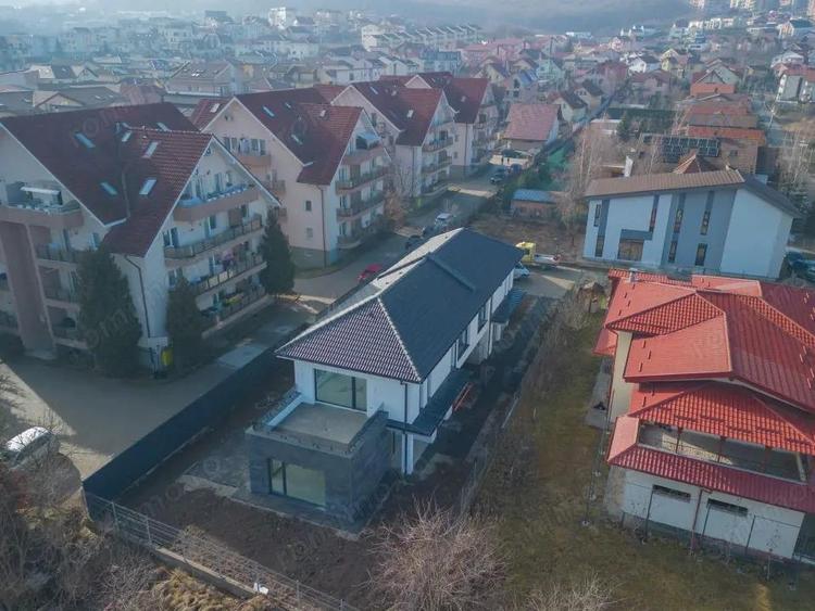 Casa tip duplex intr-o zona rezidentiala de case din zona Campului - 9