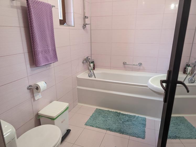 Eleganta si generoasa,robusta,str.linistita,sens unic,curte verde,intimitate,lux - 8