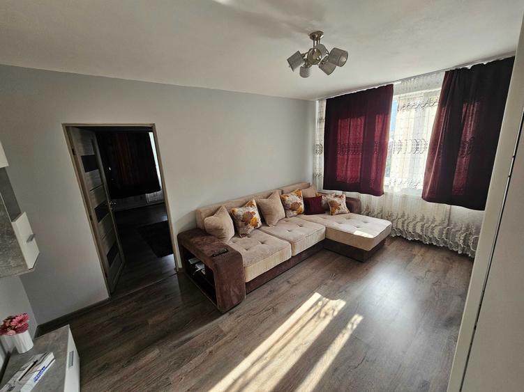 De inchiriat apartament 2 camere - 4