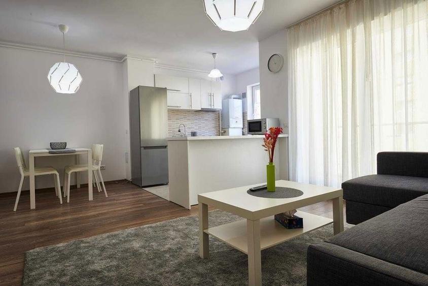 De vanzare-Apartament 2 camere dec./ Zona excelenta-Coresi Shopping - 1