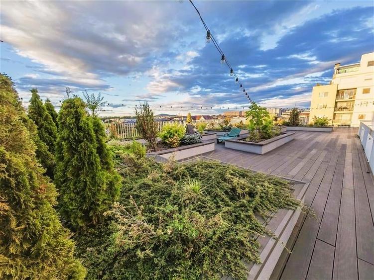 Apartament 2 camere, etaj 2, mobilat si utilat . Zona Tractorul - 3